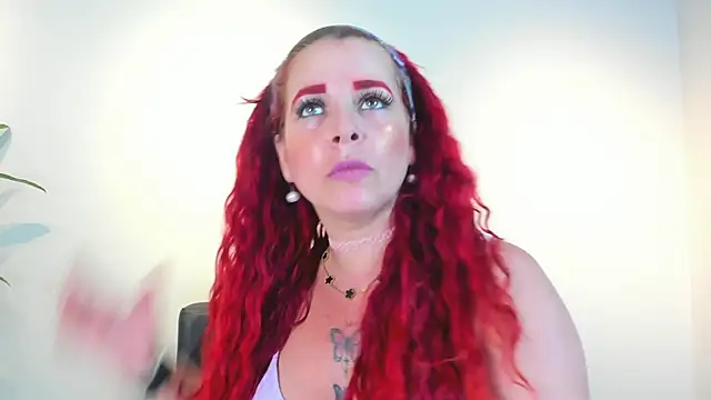 Snapshot of HannaBrave chatting on 19, 12, 2025 HannaBrave online show from 19, 12, 2025