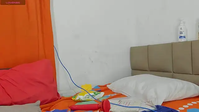lilybaudyn  online show from 27, 6, 2026