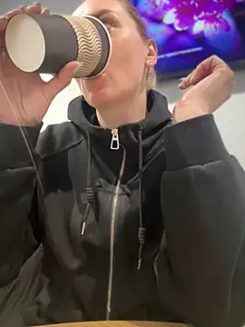 Crazy-Rosa online show from 10, 2, 2025