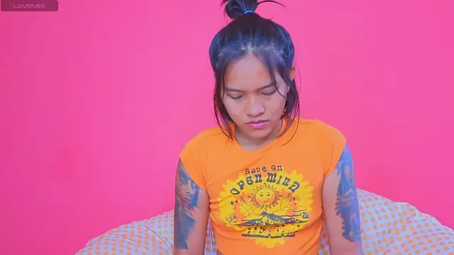 Natsu   online show from 24, 12, 2024