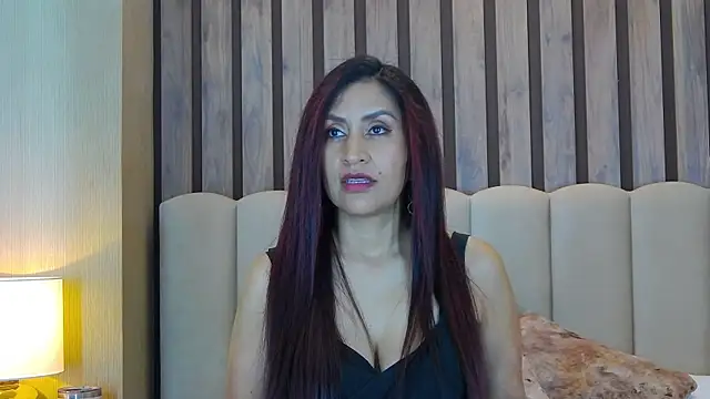 MonicaMoret online show from 24, 1, 2025