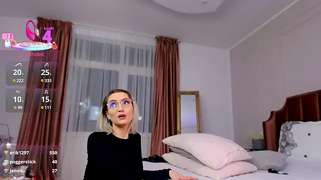 Snapshot of CharmingAnnie chatting on 12, 3, 2025 CharmingAnnie online show from 12, 3, 2025