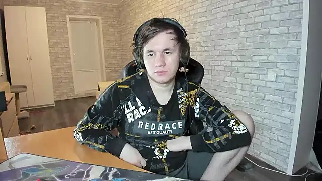 iliaskrislove online show from 10, 3, 2025