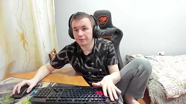 iliaskrislove online show from 4, 11, 2025