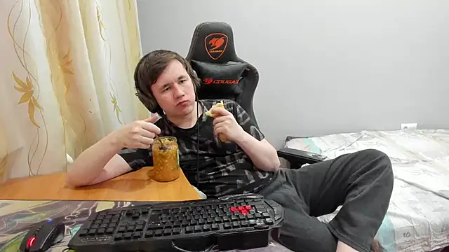 iliaskrislove online show from 1, 4, 2026