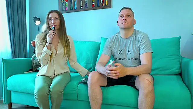 littlesweettifany online show from 9, 6, 2026