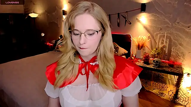 Aemilia  online show from 30, 10, 2025