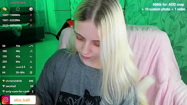 Snapshot of Alice_Halle chatting on 8, 12, 2024 Alice Halle online show from 8, 12, 2024