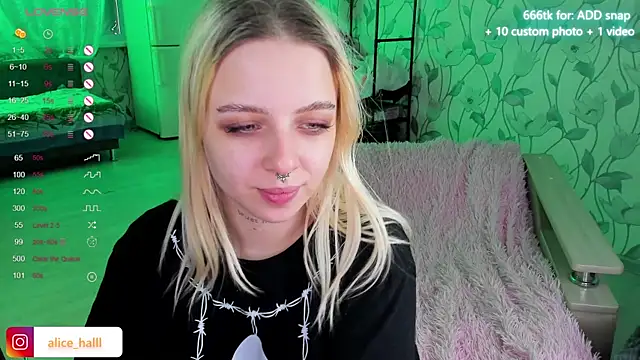 Snapshot of Alice_Halle chatting on 2, 1, 2025 Alice Halle online show from 2, 1, 2025