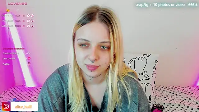 Snapshot of Alice_Halle chatting on 2, 2, 2025 Alice Halle online show from 2, 2, 2025