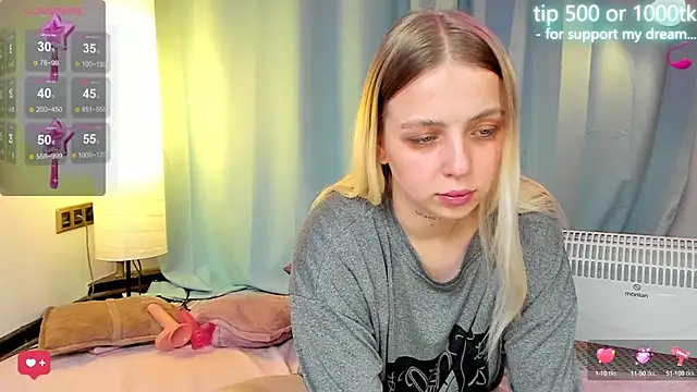 Snapshot of Alice_Halle chatting on 13, 9, 2025 Alice Halle online show from 13, 9, 2025