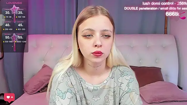 Snapshot of Alice_Halle chatting on 6, 10, 2025 Alice Halle online show from 6, 10, 2025