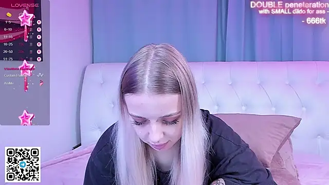 Snapshot of Alice_Halle chatting on 12, 11, 2025 Alice Halle online show from 12, 11, 2025