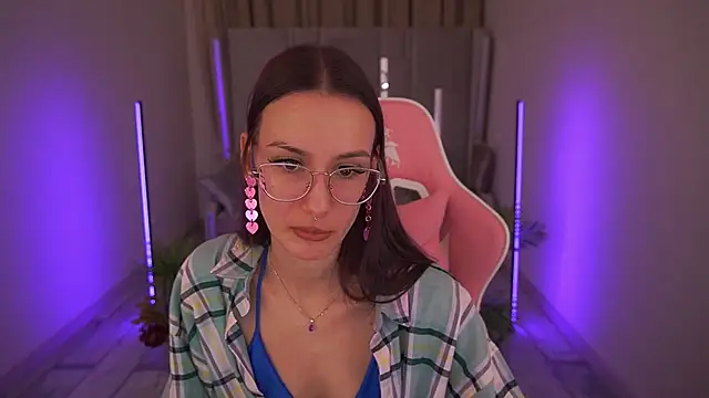 CozyMell online show from 3, 3, 2025