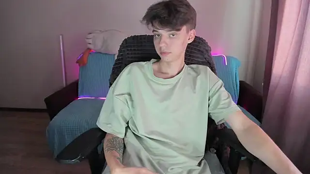 Snapshot of Liam_sexy1 chatting on 25, 9, 2025 Liam sexy1 online show from 25, 9, 2025