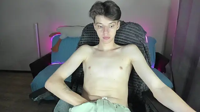 Snapshot of Liam_sexy1 chatting on 28, 9, 2025 Liam sexy1 online show from 28, 9, 2025