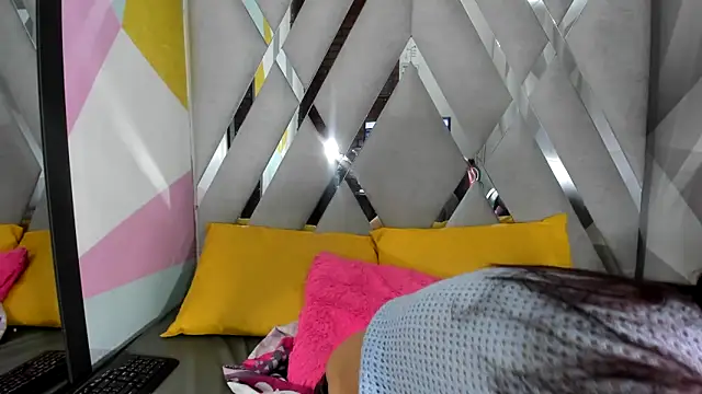 Mulan sexy01 online show from 12, 6, 2026