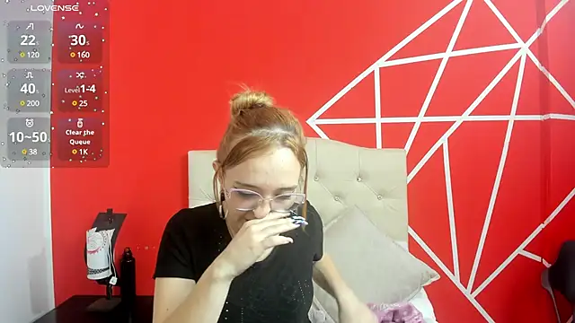 Liaroberts1 online show from 4, 1, 2025