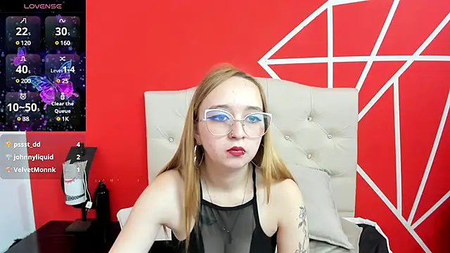 Liaroberts1 online show from 12, 1, 2025