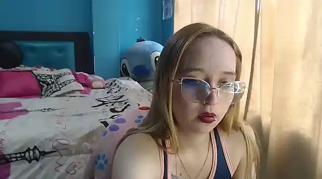 Liaroberts1 online show from 13, 2, 2025