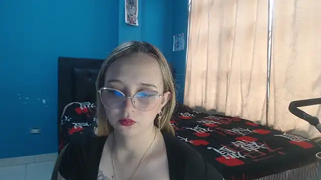 Liaroberts1 online show from 24, 11, 2025