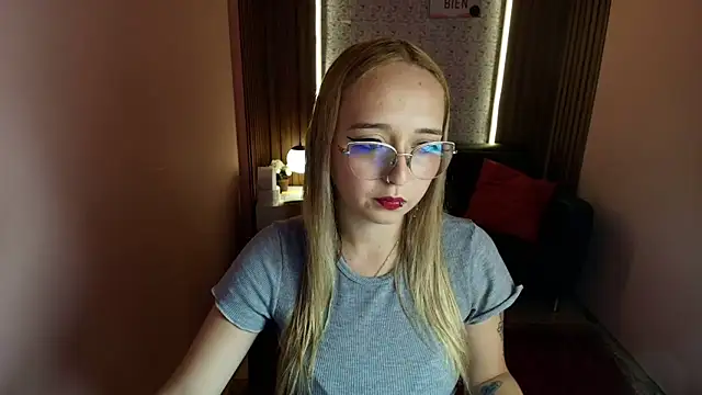 Liaroberts1 online show from 17, 6, 2026