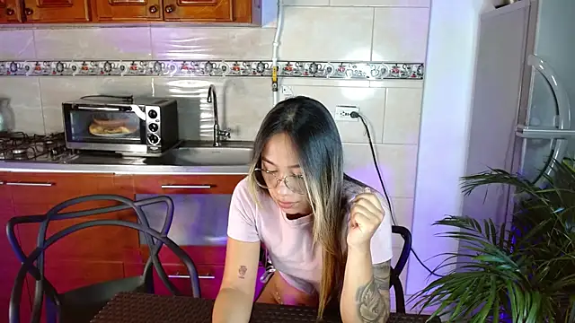 Snapshot of Jules_n_Gia chatting on 19, 1, 2025 Jules n Gia online show from 19, 1, 2025