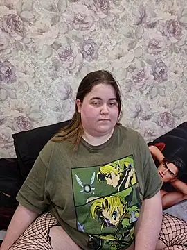 Estelle Hicks online show from 23, 2, 2025