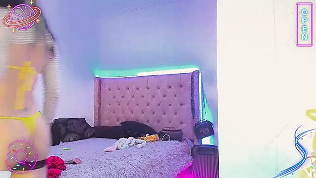 Snapshot of LittleEmmaa chatting on 20, 1, 2025 LittleEmmaa online show from 20, 1, 2025