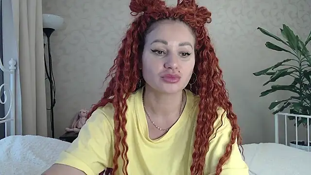 Snapshot of ShyEvaa chatting on 8, 10, 2025 ShyEvaa online show from 8, 10, 2025