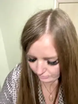 Snapshot of MargaretRoyal chatting on 2, 12, 2025 MargaretRoyal online show from 2, 12, 2025