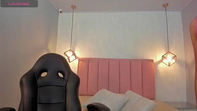 SUNNYCYRUS online show from 29, 10, 2025