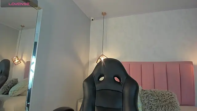 SUNNYCYRUS online show from 13, 11, 2025