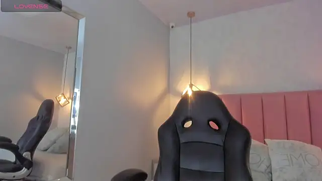 SUNNYCYRUS online show from 16, 1, 2026