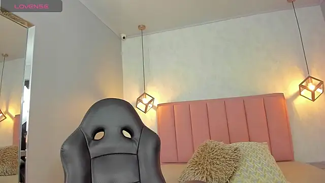 SUNNYCYRUS online show from 27, 2, 2026