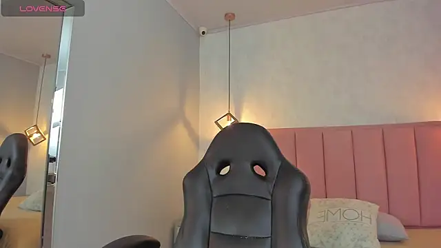 SUNNYCYRUS online show from 27, 3, 2026