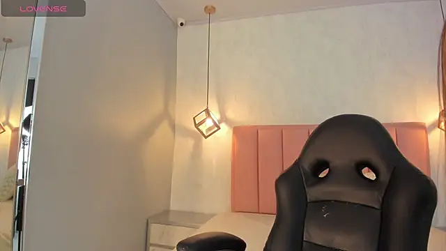 SUNNYCYRUS online show from 26, 5, 2026