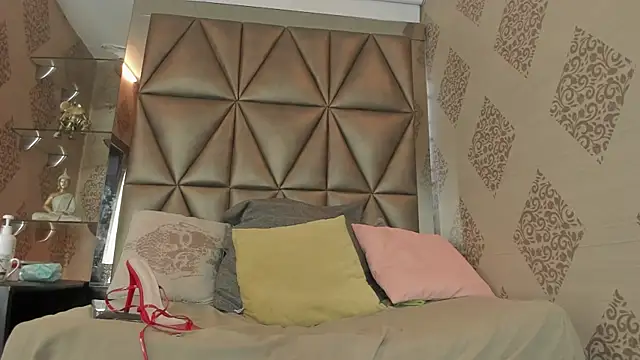 Celeste Baker  online show from 23, 4, 2026