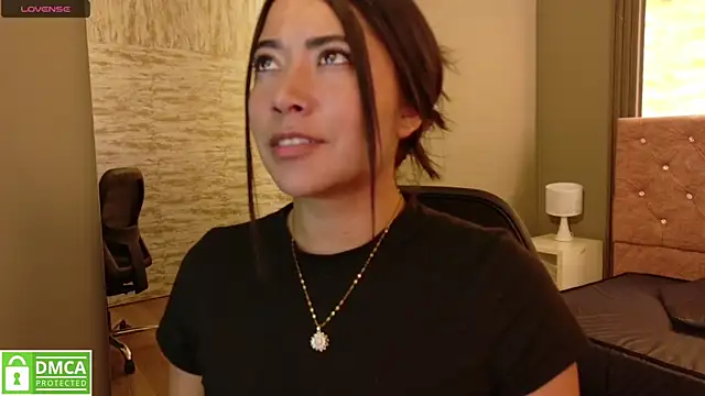 Snapshot of Susy_thomson chatting on 25, 9, 2025 Susy thomson online show from 25, 9, 2025