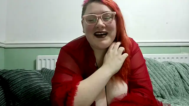 Bustycurves online show from 19, 12, 2024