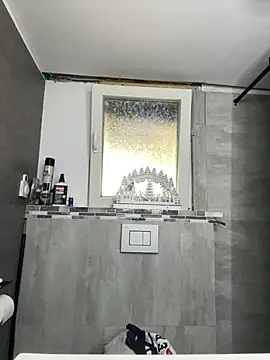 Livewithlucy online show from 31, 12, 2024