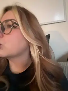 Livewithlucy online show from 13, 2, 2025