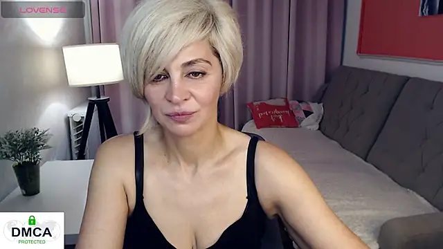 Blonde lola444 online show from 28, 7, 2026