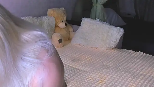 Snapshot of Sweeet_Barbie chatting on 3, 10, 2025 Sweeet Barbie online show from 3, 10, 2025