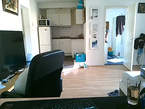 Snapshot of mihaimichael chatting on 24, 5, 2026 mihaimichael online show from 24, 5, 2026