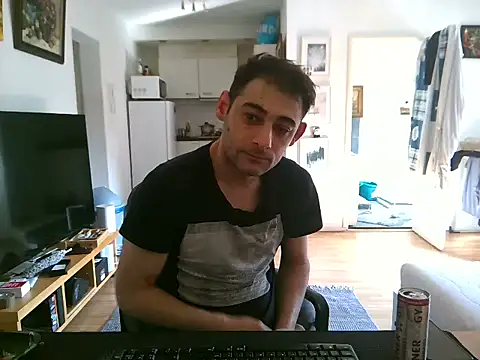 Snapshot of mihaimichael chatting on 30, 5, 2026 mihaimichael online show from 30, 5, 2026
