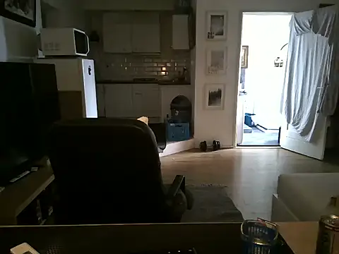Snapshot of mihaimichael chatting on 5, 6, 2026 mihaimichael online show from 5, 6, 2026