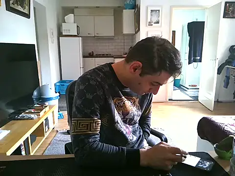 Snapshot of mihaimichael chatting on 15, 6, 2026 mihaimichael online show from 15, 6, 2026