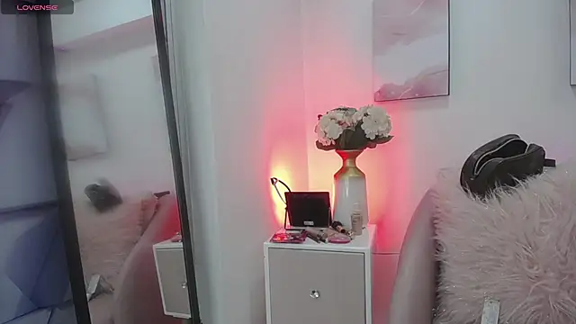 Snapshot of Tayzon_Foxxx chatting on 10, 12, 2024 Tayzon Foxxx online show from 10, 12, 2024