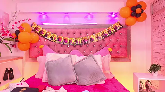 Snapshot of Tayzon_Foxxx chatting on 9, 10, 2025 Tayzon Foxxx online show from 9, 10, 2025